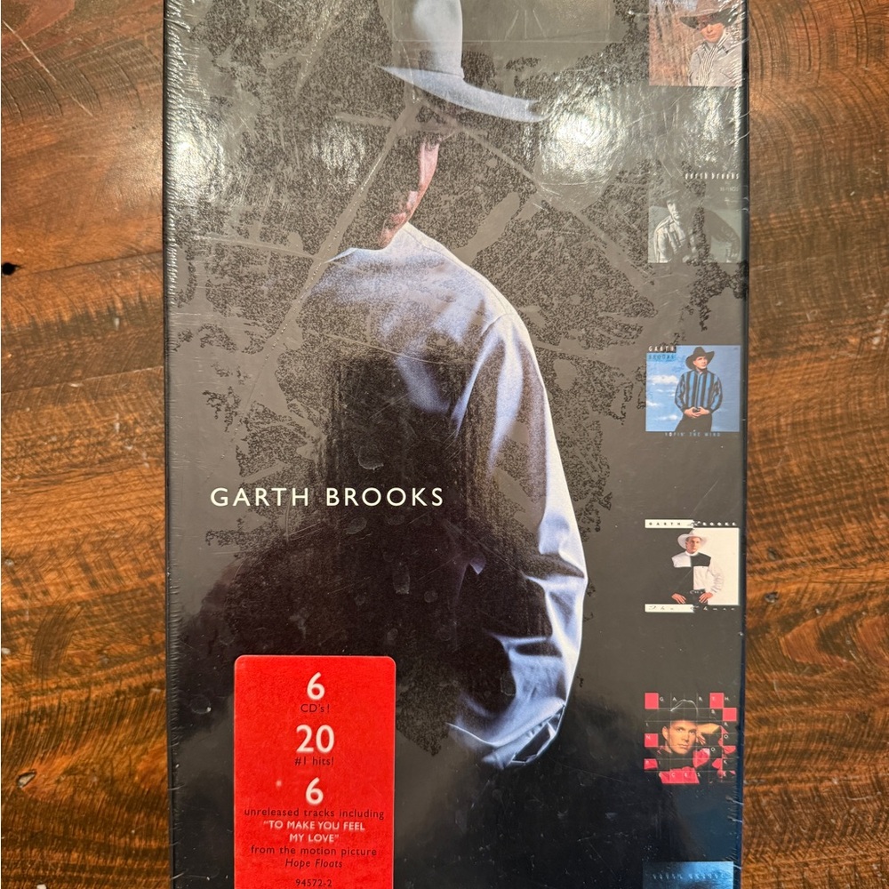 NWT Garth Brooks 8 CD Box Set - Black